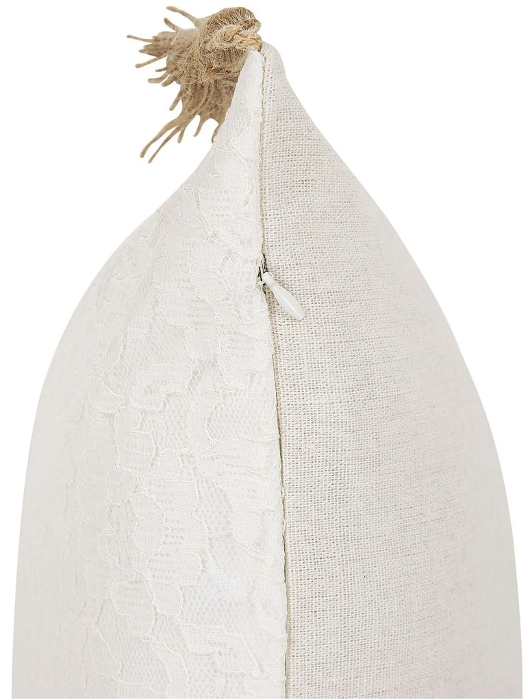 Conjunto de 2 almofadas decorativas creme com relevo 45 x 45 cm AZALEA Beliani