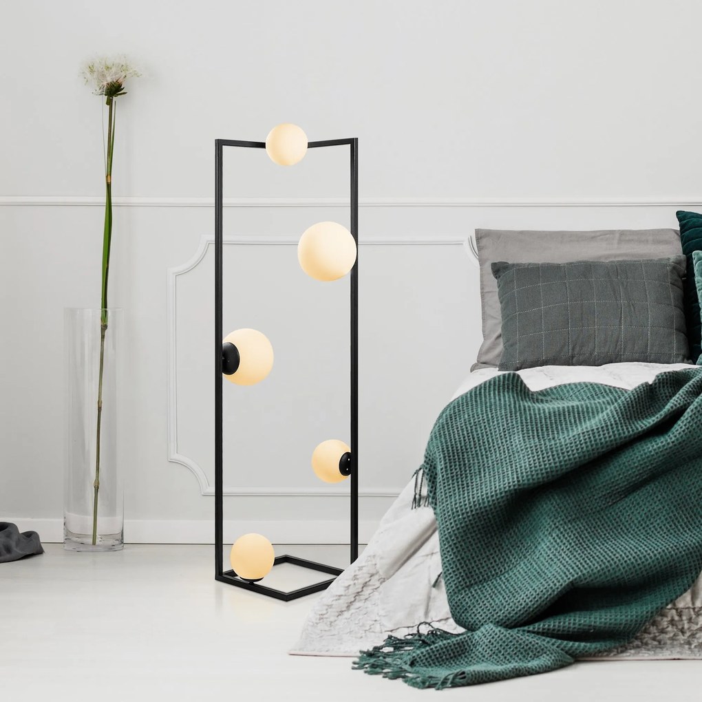 Candeeiro de Pé Corner – Preto – 35 x 35 x 157 cm