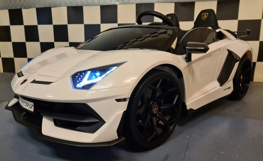LAMBORGHINI AVENTADOR Carro eletrico infantil  24 VOLTS 2 LUGARES BRANCO C/ DRIFT