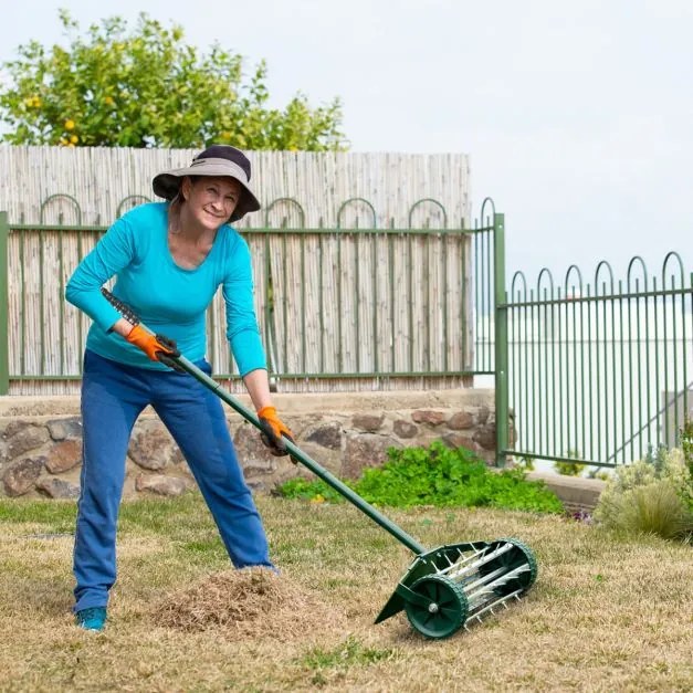 Rolo Jardim Aerador de relva de 46 cm Aeração com dentes rotativos Escudo protetor Aeração pesada do solo para jardim pátio