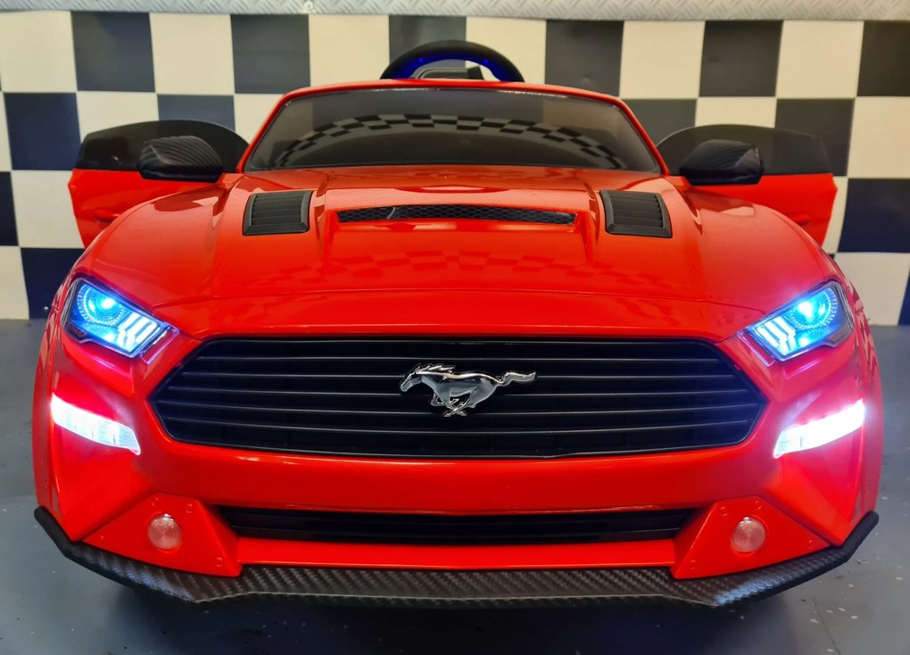 Carro infantil 24V Ford Mustang Comando Drift, Pneus frente de borracha / traseira de plástico devido ao Drift vermelho metálico