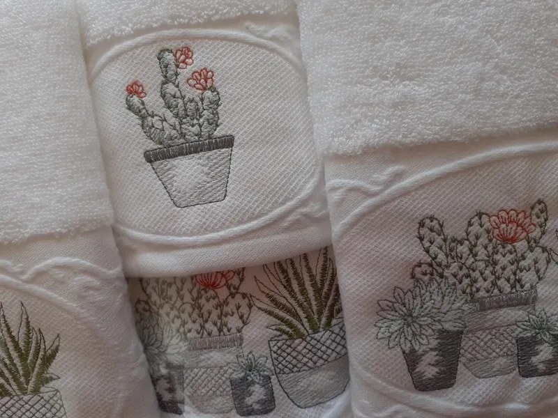 6 toalhas de banho bordadas Cactos 100% algodão com 500 gr./m2: 2 toalhas 100x150 cm - 2 toalhas 50x100 cm - 2 toalhas 30x50 cm