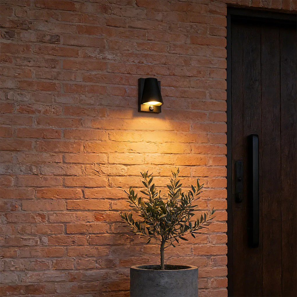 Candeeiro de parede exterior preto IP44 com sensor de movimento - Femke