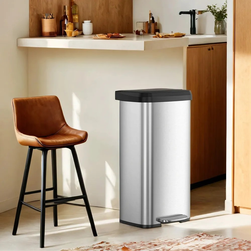 Caixote do lixo para cozinha 68 litros 40,4 x 38 x 77 cm em metal com tampa prateada-preta