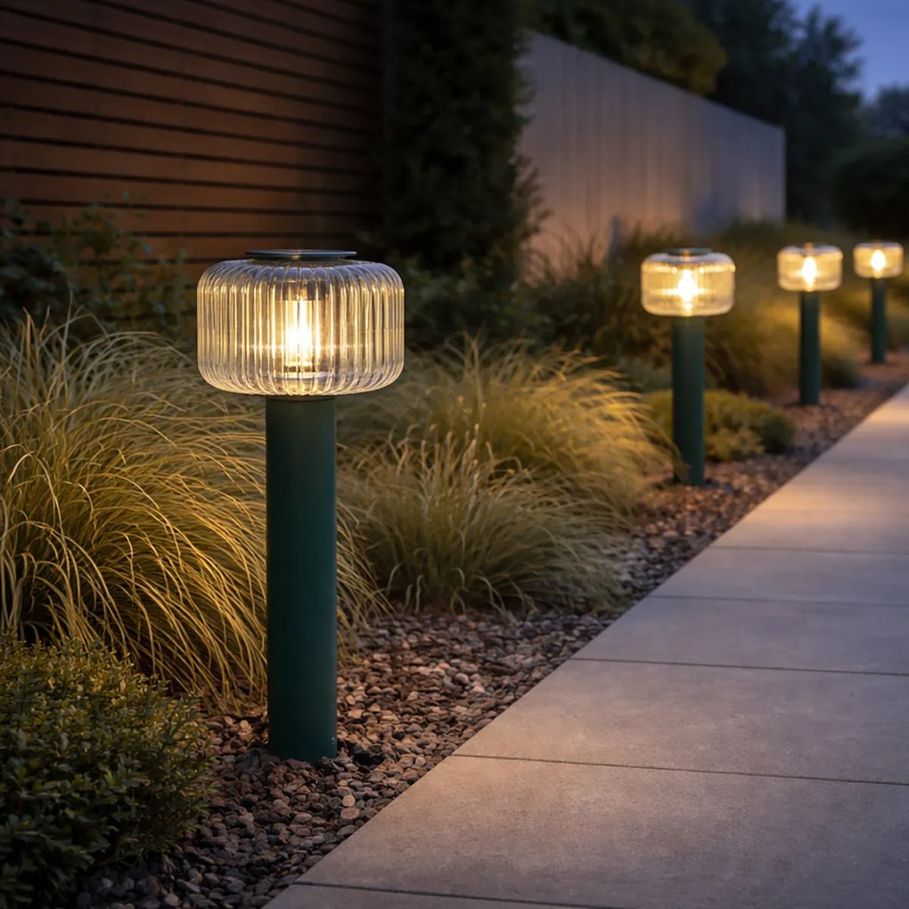 Balizador moderno para exterior verde com vidro canelado incluindo LED Solar IP65 - Ribble Mushroom