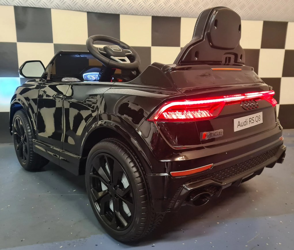 Audi Q8 carro eléctrico infantil 12V preto metálico