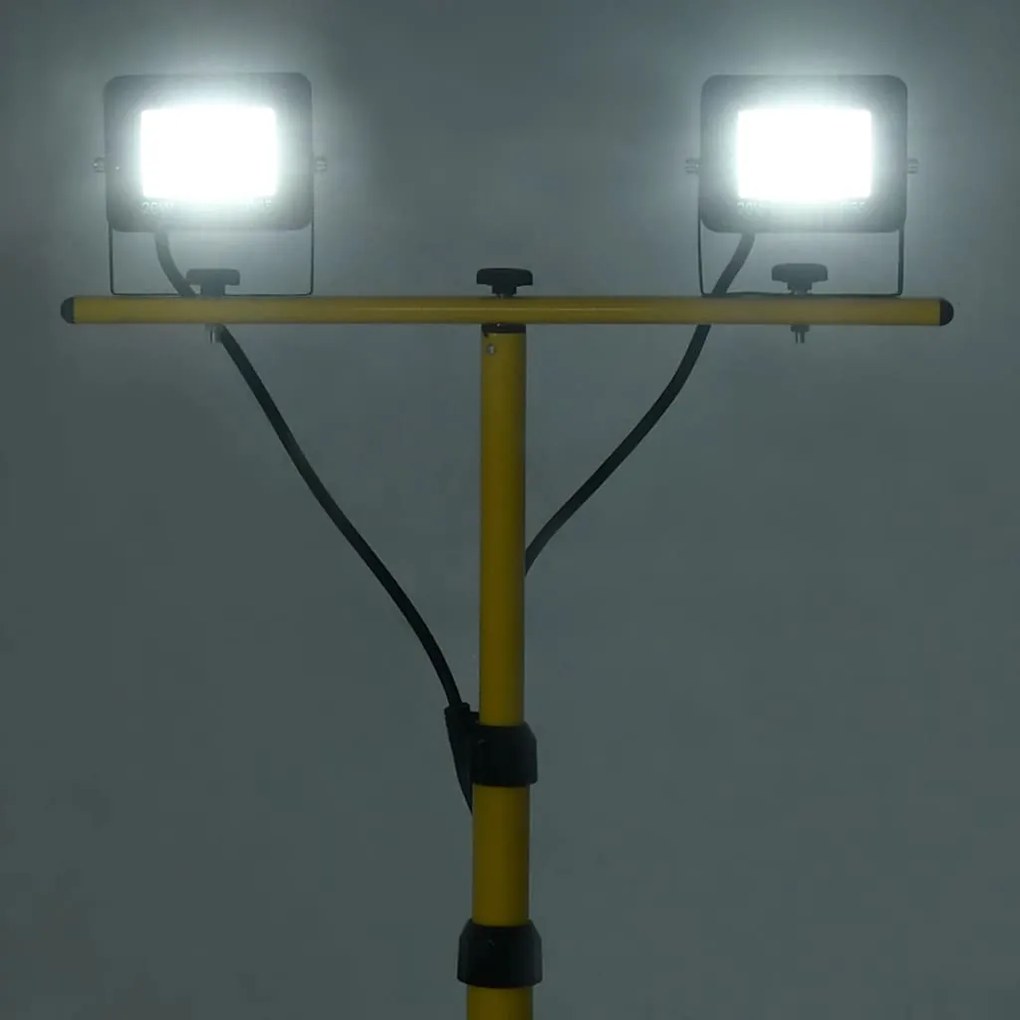 Projetor c/ iluminação LED e tripé 2x20 W branco frio