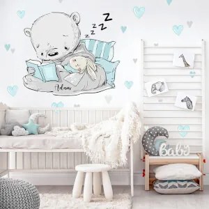 Autocolante de parede - Urso com um livro e um coelho com corações