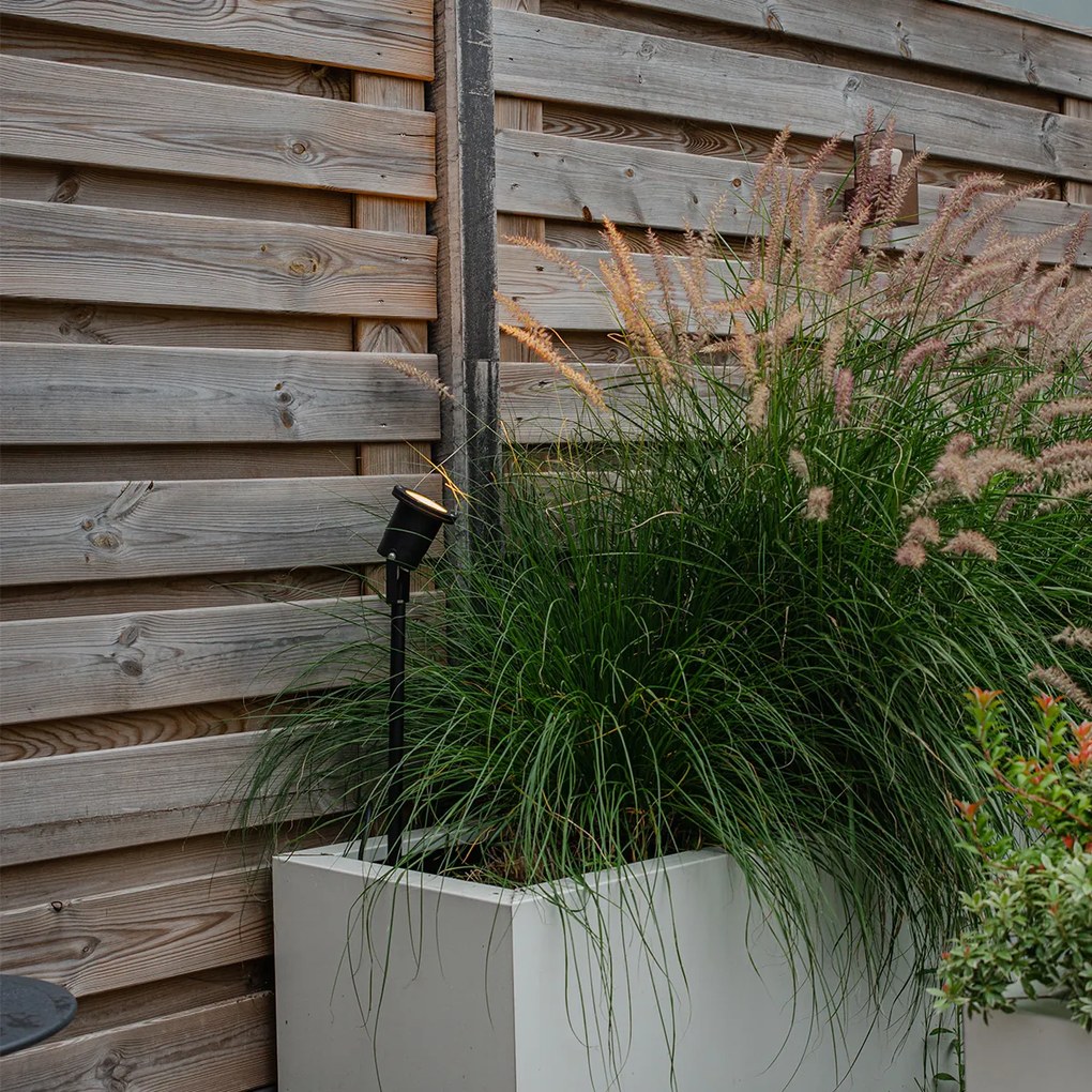 Foco de jardim ajustável preto IP44 com cabo e ficha - Basic