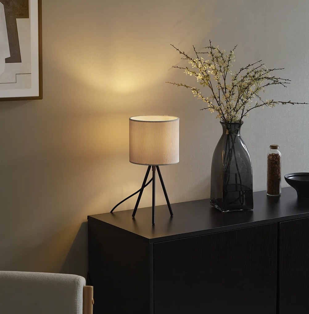 Candeeiro de Mesa Tripé Moderno Branco com Abajur de Veludo - Luz