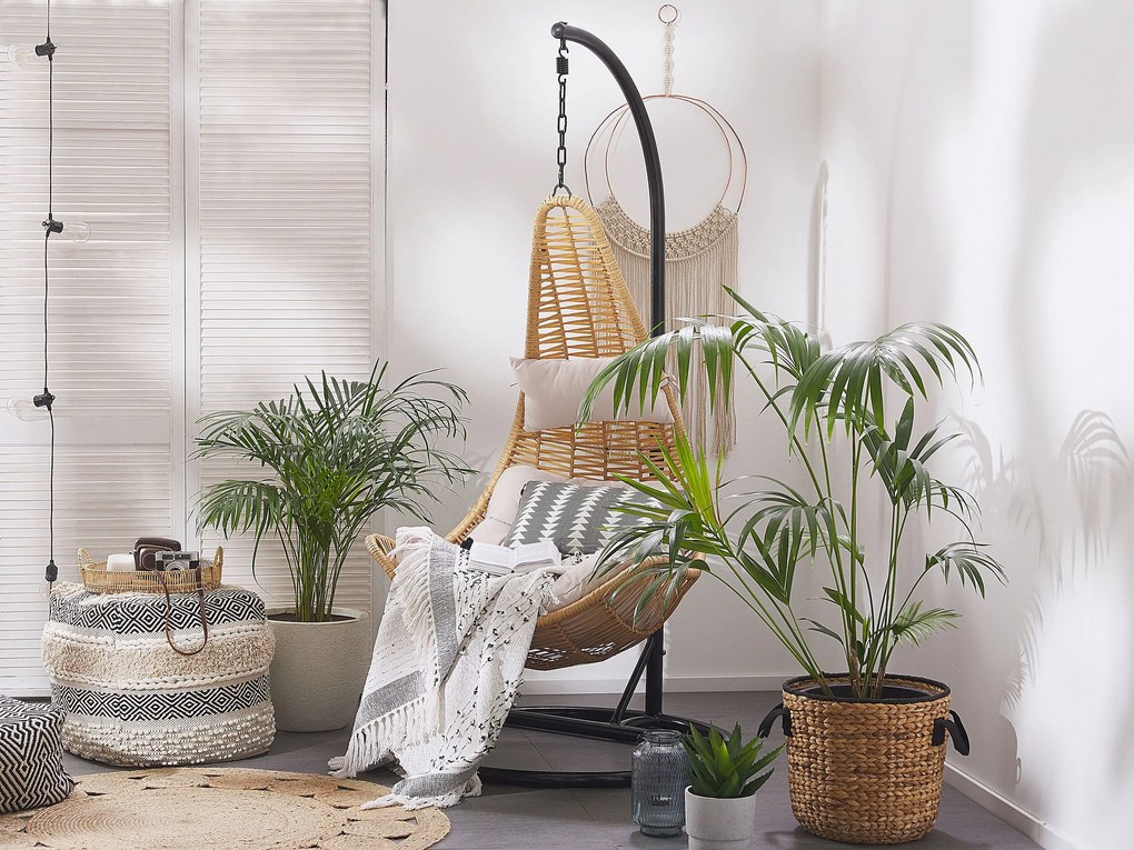 Cadeira suspensa em rattan cor natural com suporte ATRI II Beliani