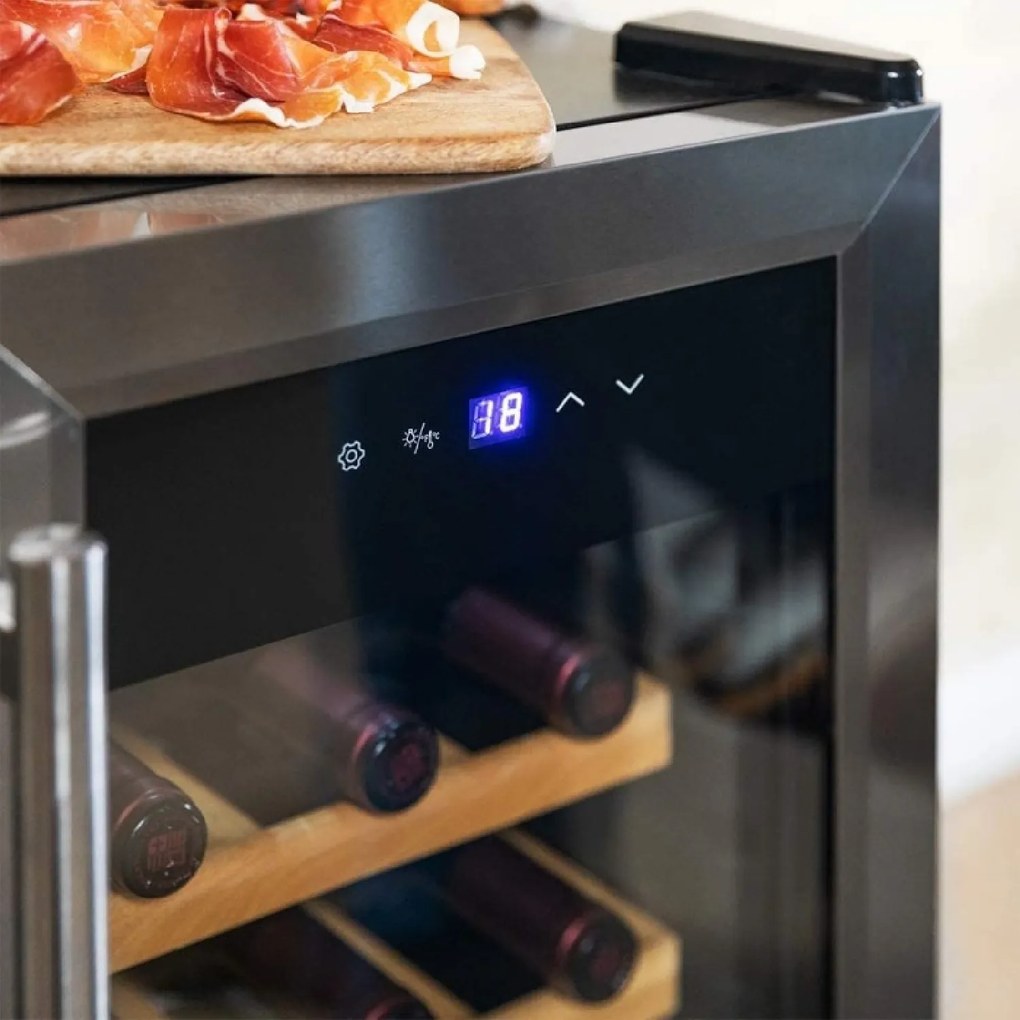 Refrigerador garrafeira de vinho GrandSommelier 15000 Inox Compressor 15 garrafas de capacidade com compressor, que garante um alto rendimento. Temper