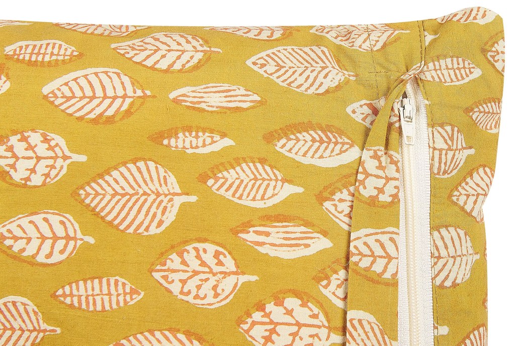 Almofada decorativa com padrão folhas amarelo 45 x 45 cm GINNALA Beliani