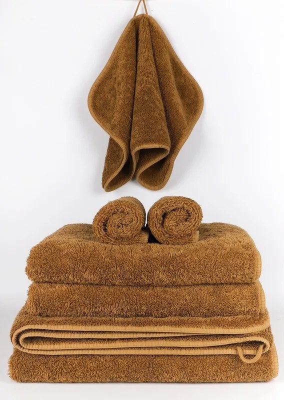 740 gr./m2 Algodão penteado - Jogo 3 toalhas de banho: Mel