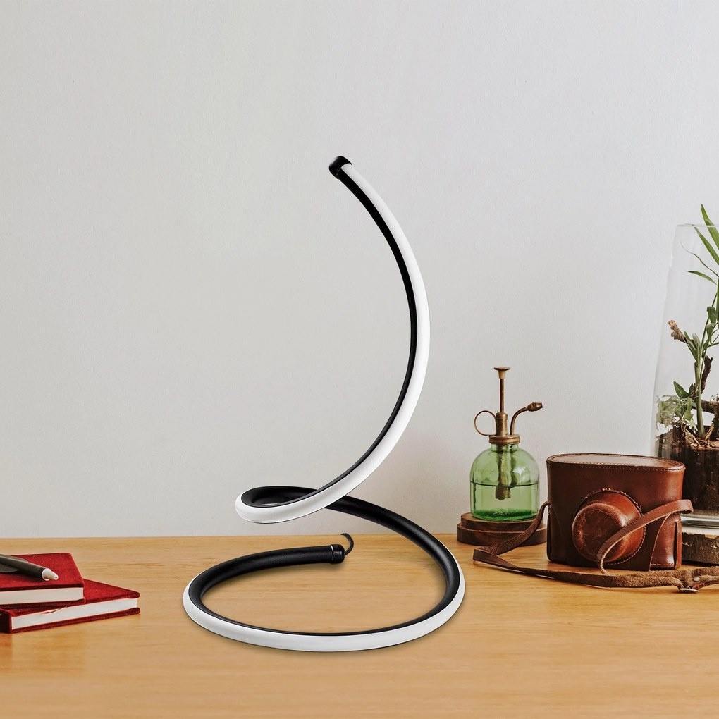 Candeeiro de Mesa Yay – Preto – Diâmetro: 25 cm Altura: 40 cm