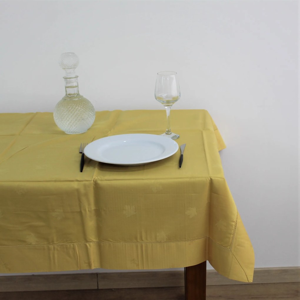 Toalha de Mesa Ponto Aberto Amarelo Manteiga