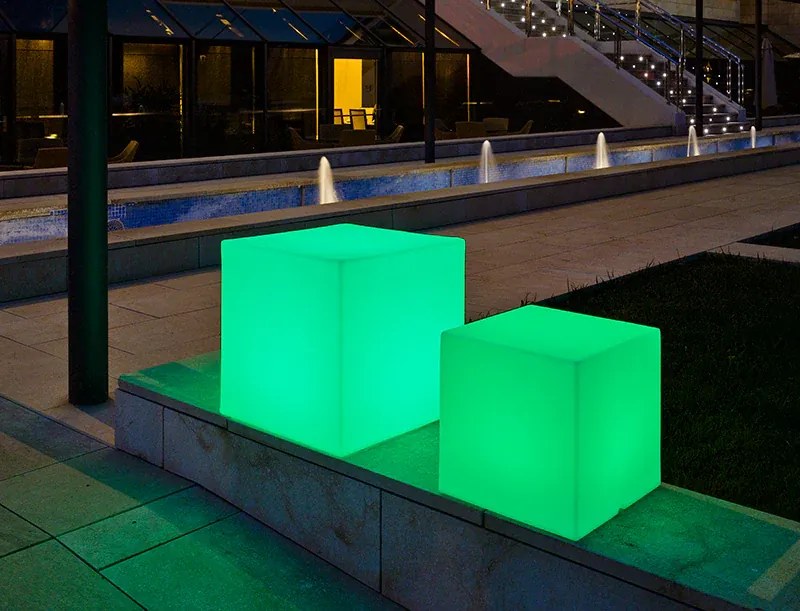 CUBO ILUMINADO CUBY 32 CM COM LUZ LED RGB SOLAR + BATERIA RECARREGÁVEL HOTEL, CASA, JARDIM, RESTAURANTE, BAR