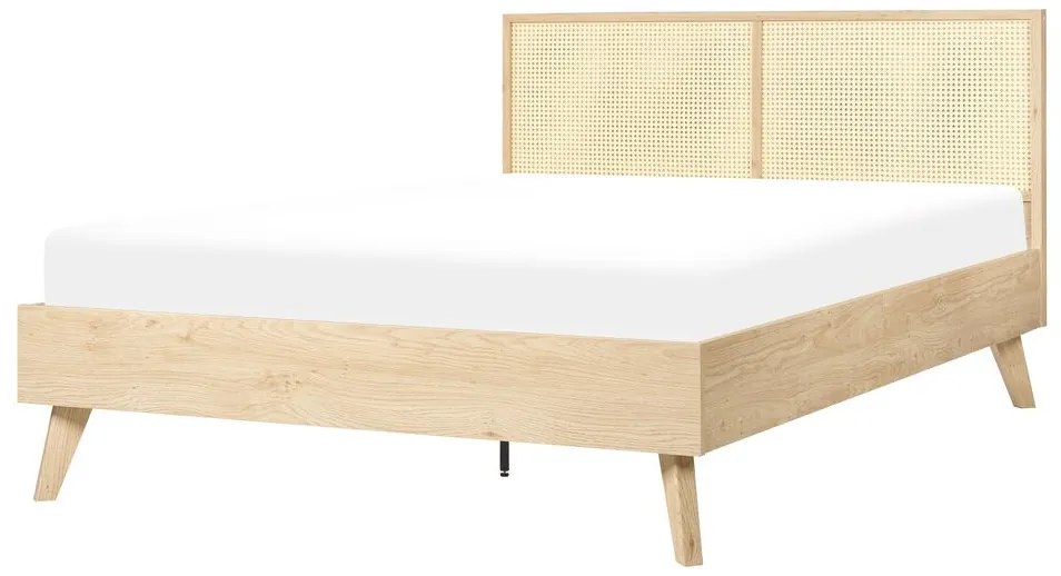 Cama de casal em rattan cor de madeira clara 140 x 200 cm MONPAZIER Beliani