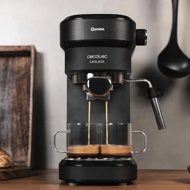 Máquina de café Expresso Cafelizzia 790 Black sistema de aquecimento rápido, 20 bares, modo Auto para 1 e 2 cafés, vaporizador ajustável, tanque de 1,