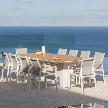 Conjunto De Mesa Retangular 260x110 Cm Em Alumínio E Madeira De Teca Inkeri E 10 Cadeiras De Jardim Empilháveis Em Alumínio Elvi Madeira De Teca -