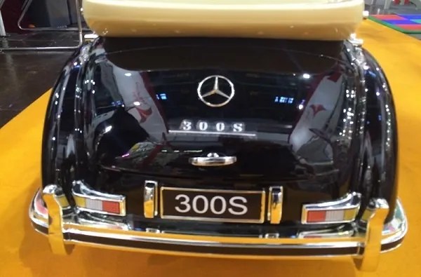 Carro elétrico para crianças 12V Mercedes-Benz 300S Classic com pneus em EVA e assento em pele artificial Preto
