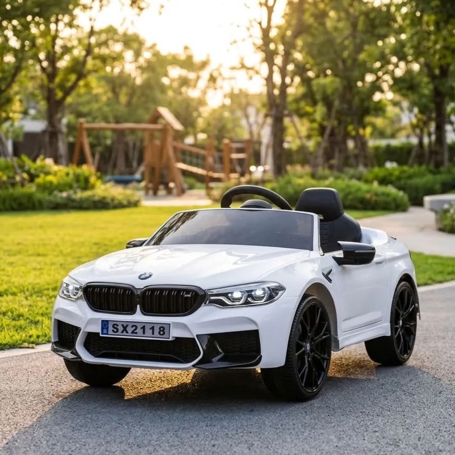 Carro elétrico para crianças até aos 5 anos BMW M5, 24V, Pneus Borracha, Bateria lítio, Controle remoto Branco