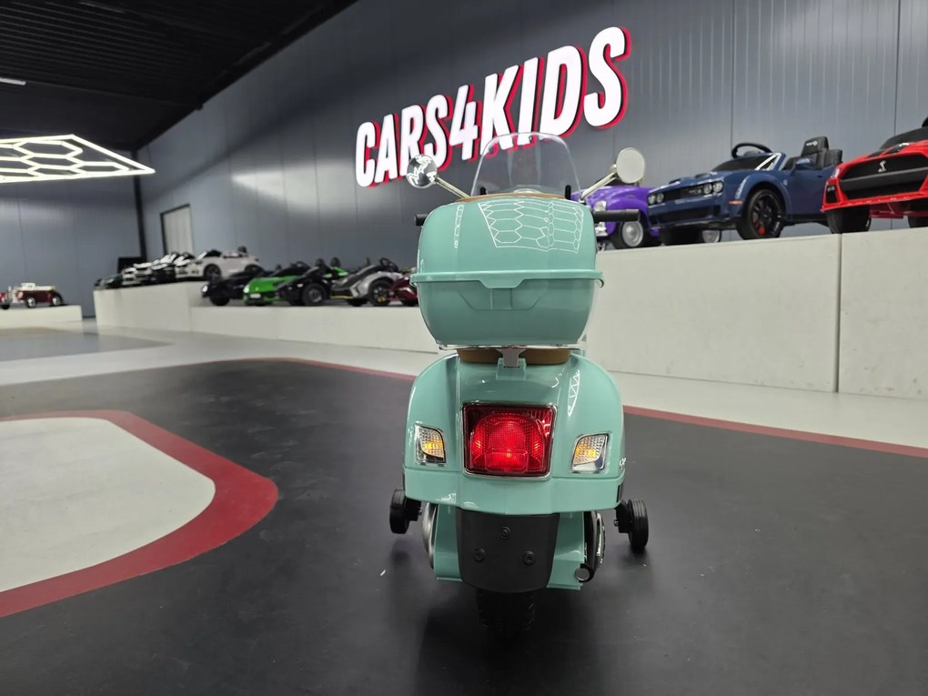 Mota elétrica para crianças Vespa GTS 12 volts verde claro