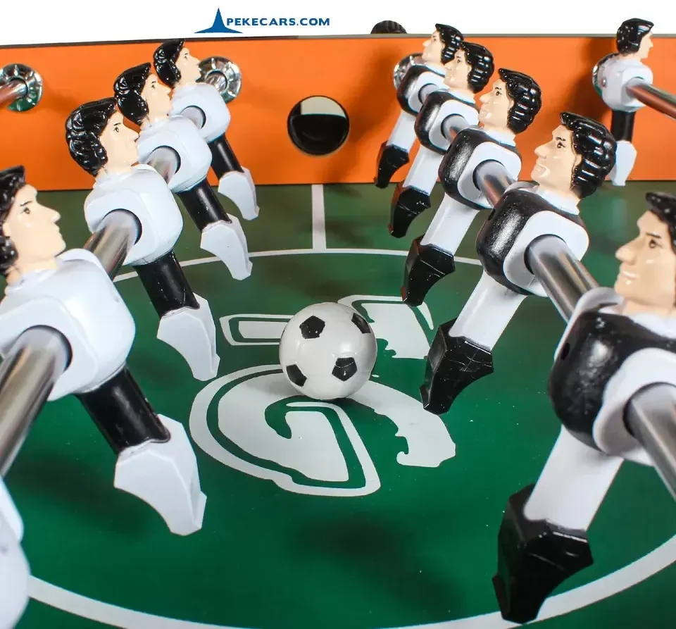 HOMCOM Mesa de pebolim Jogo de futebol de mesa com 22 jogadores incluídos  Tabelas de pontuação Apertos Confortáveis Design compacto 84,5x40x61,2 cm  Cor Madeira e Preto