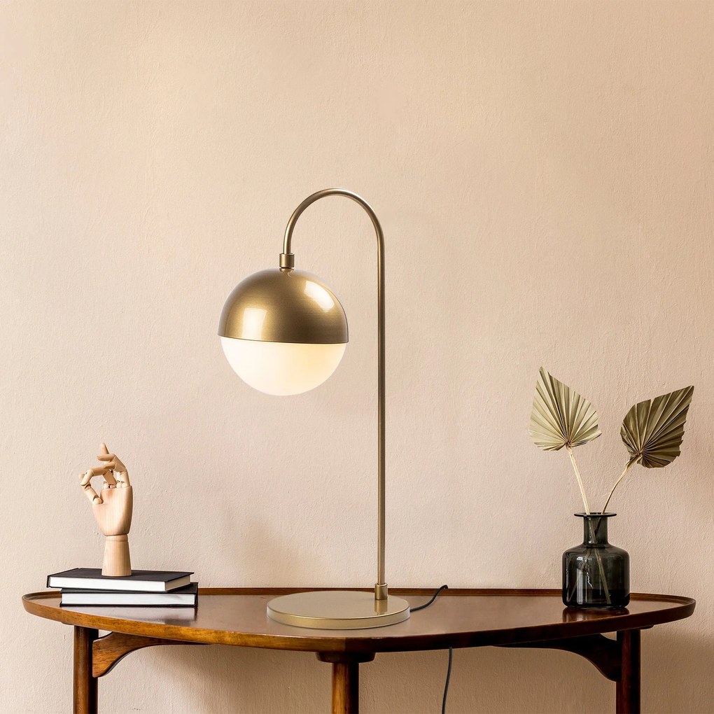 Candeeiro de Mesa Horn – Dourado – 18 x 25 x 53 cm