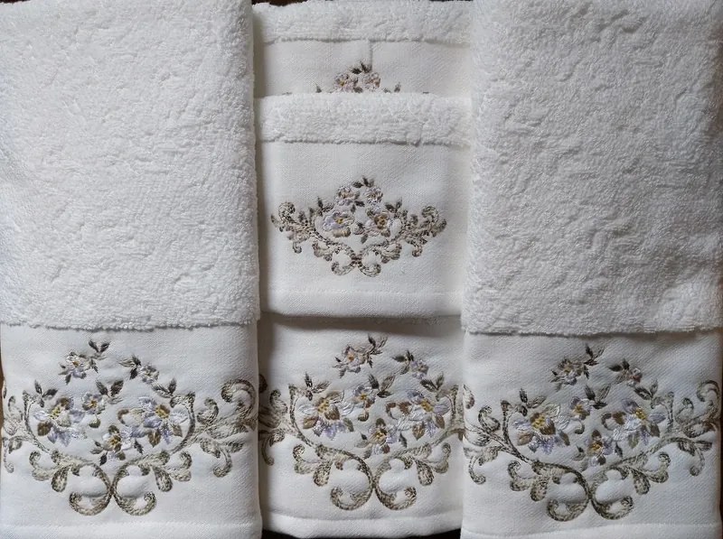 6 toalhas de banho bordadas 100% algodão com 520 gr./m2: 2 toalhas 100x150 cm - 2 toalhas 50x100 cm - 2 toalhas 30x50 cm