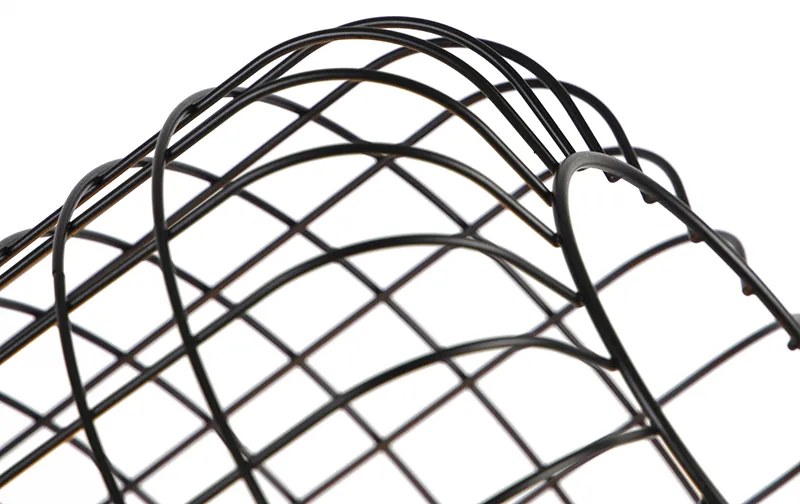 Candeeiro de pé industrial tripé em aço preto - Bliss Vefa