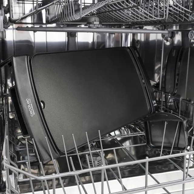 Grelhador eléctrico Black&Water 2150. 2150 W, corpo em alumínio fundido, revestimento Daikin, termóstato regulável, lavável na máquina de lavar louça,