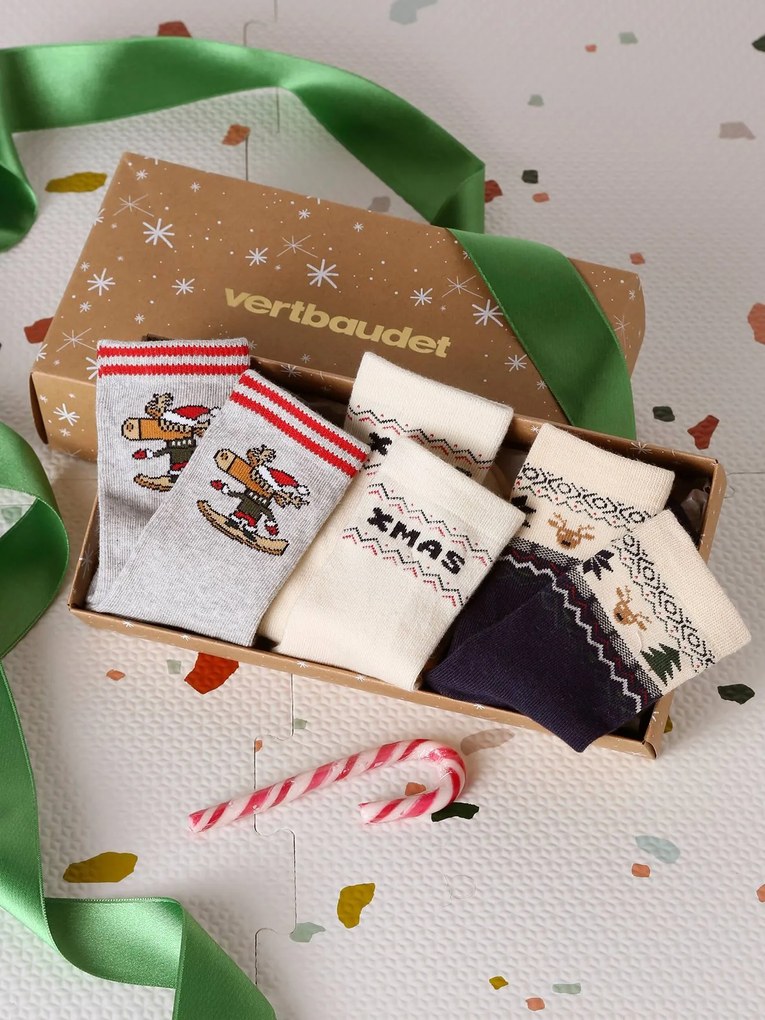 Conjunto de 3 pares de meias de natal para menino em malha felpuda cru