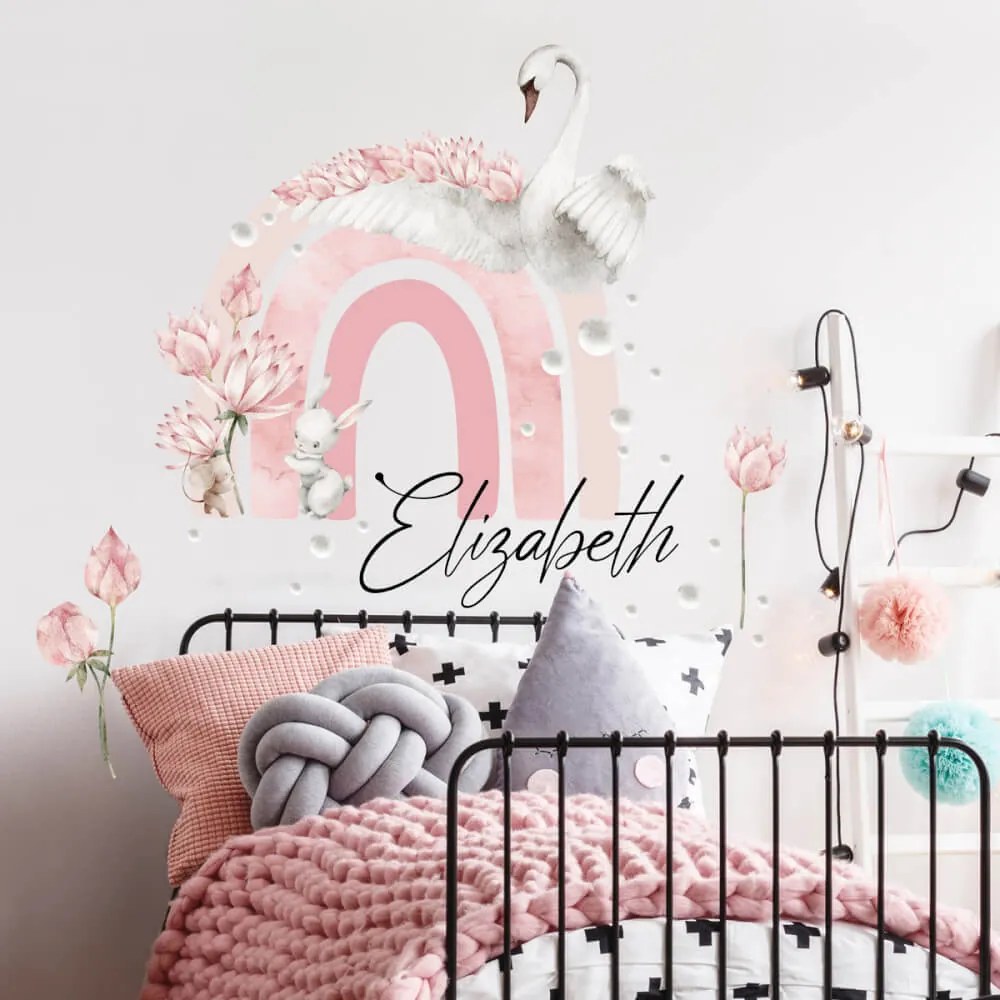 Autocolante com nome para menina – Arco-íris com cisne e flores