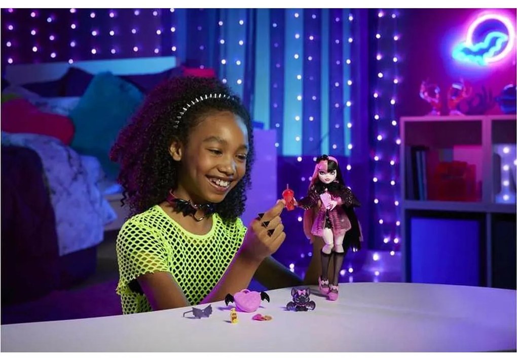 Boneca Monster High Draculaura Articulada
