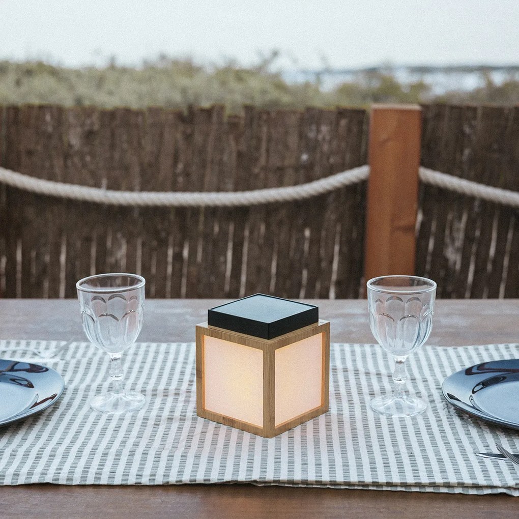 Candeeiro de Mesa em Bambu com Efeito Chama Incluindo LED Recarregável Solar IP44 - Vega Moderno