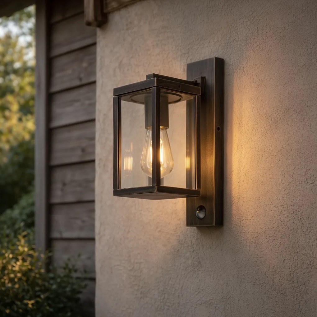 Lanterna de parede exterior ouro antigo com sensor de movimento IP44 - Charlois