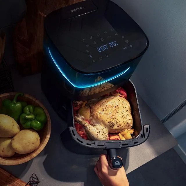 Fritadeira de ar Air fryer Cecofry Neon 5000  com capacidade para cozinhar de 5 l, pulverizador de água, controlo tátil e design luminoso