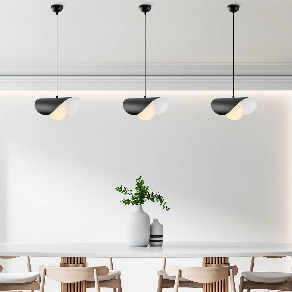 Chandelier Camel 6 – Preto/Branco – 32 x 38 cm