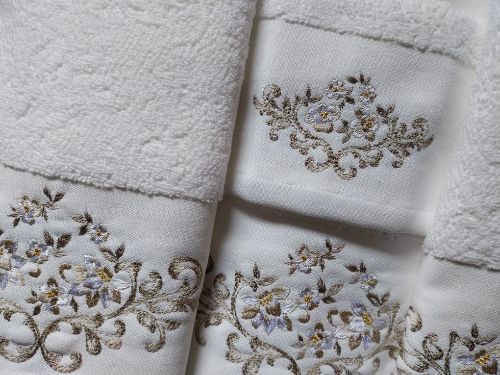 6 toalhas de banho bordadas 100% algodão com 520 gr./m2: 2 toalhas 100x150 cm - 2 toalhas 50x100 cm - 2 toalhas 30x50 cm
