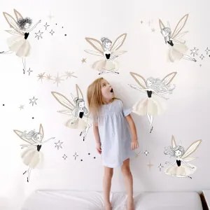 Autocolantes de parede para menina - Fadas voadoras bege