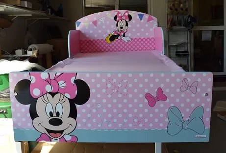 Cama infantil Minnie de madeira + colchão e almofada 140 x 70 cm
