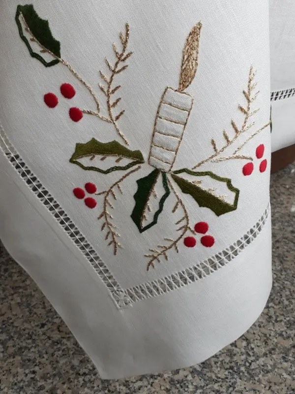 180x350 cm - Toalha de mesa de linho bordada a mão - Toalha de mesa de natal - Bordados da Lixa: Toalha de mesa bordada 180x300 cm + 12 guardanapos 50x50 cm bordados a jogo