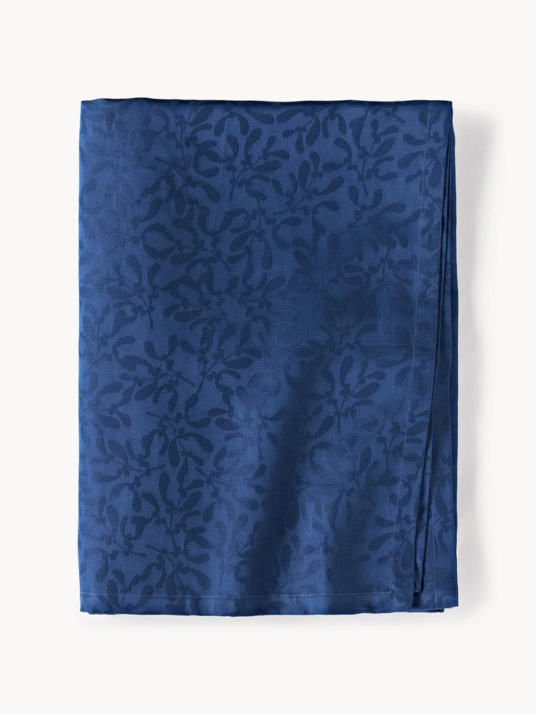 Tablecloth Hollyn with a Wintry Motif