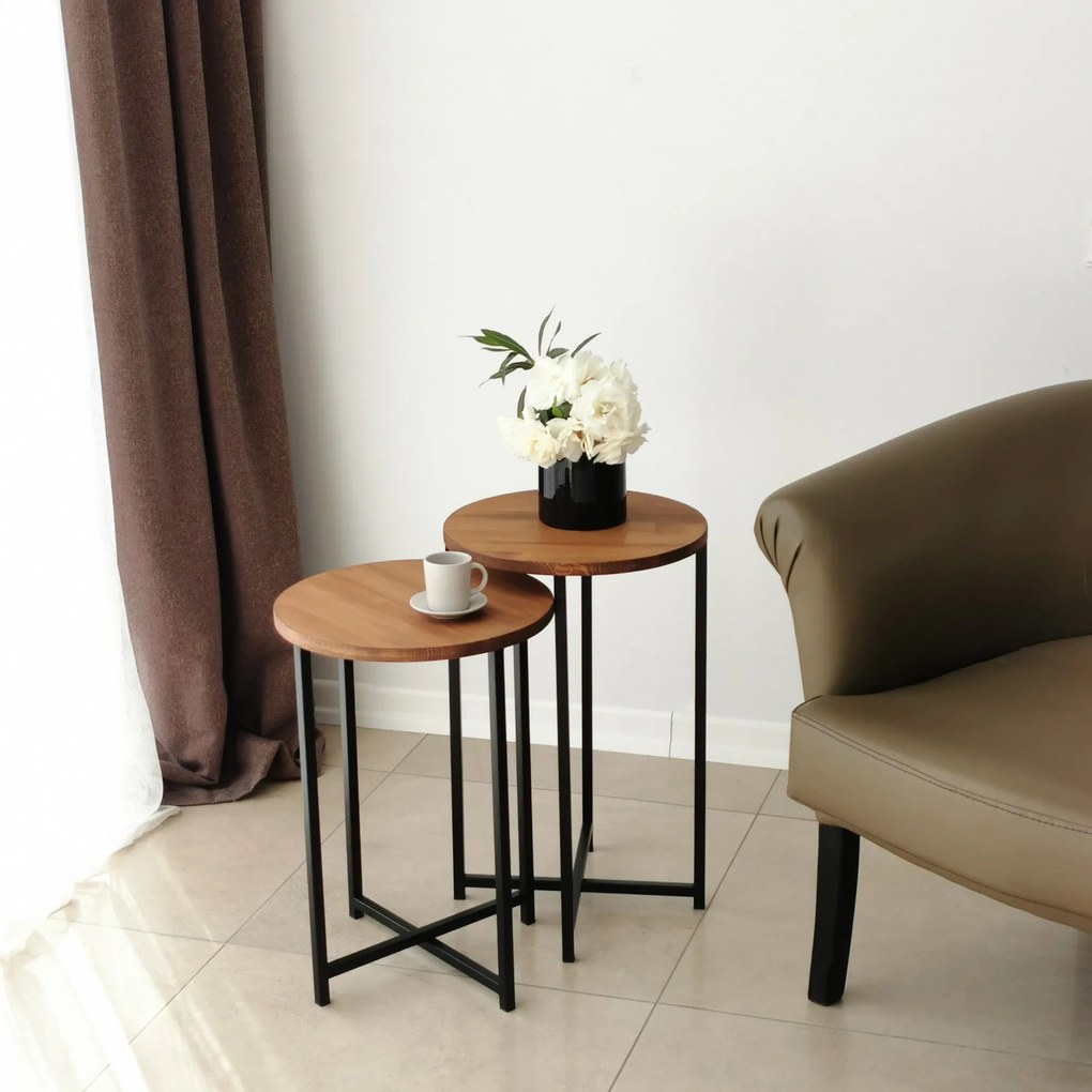 Mesa de Centro Neta – Carvalho – Grande: 35x55x35 cm / Pequena: 35x50x