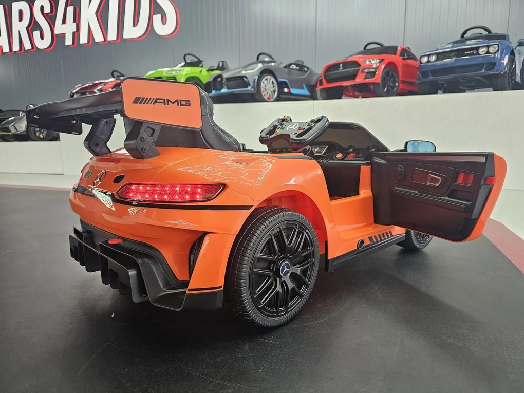 Carro elétrico infantil Mercedes GT3 AMG 12V Com pneus de borracha e Assento em couro Laranja