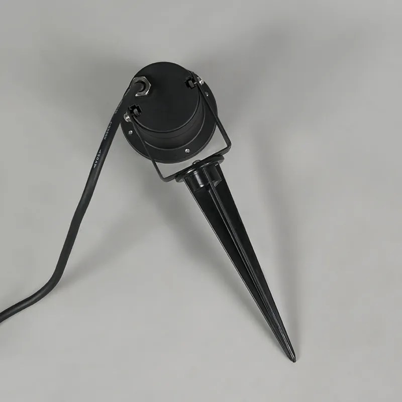 Foco de jardim preto com cabo e ficha 230 cm IP65 - Basic Moderno