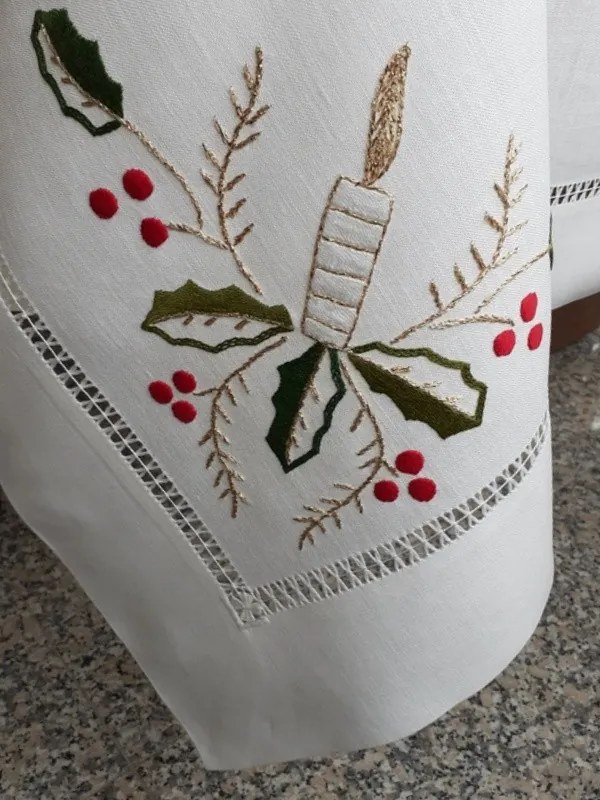 Toalhas de mesa de linho bordada a mão - Toalha de mesa de natal - Bordados da Lixa: Toalha de mesa bordada 180x300 cm + 12 guardanapos 50x50 cm bordados a jogo