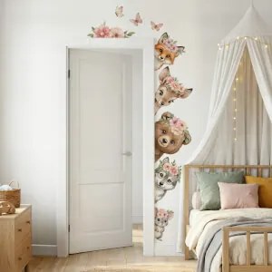 Um autocolante encantador à volta da porta - Animais da floresta com flores