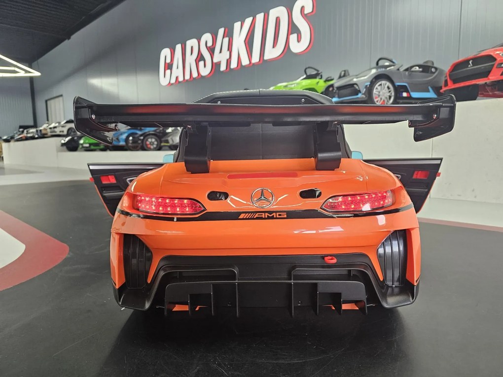Carro elétrico infantil Mercedes GT3 AMG 12V Com pneus de borracha e Assento em couro Laranja